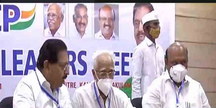 എന്സിപിയില് കല്ലുകടി – തോമസ് കെ തോമസ് കറിവേപ്പില ; പത്രാസ്സുകാരന് റിസേര്ട്ട് ഉടമ ദേശീയകമ്മറ്റിയില് എന്സിപിയില് കല്ലുകടി – തോമസ് കെ തോമസ് കറിവേപ്പില ; പത്രാസ്സുകാരന് റിസേര്ട്ട് ഉടമ ദേശീയകമ്മറ്റിയില്