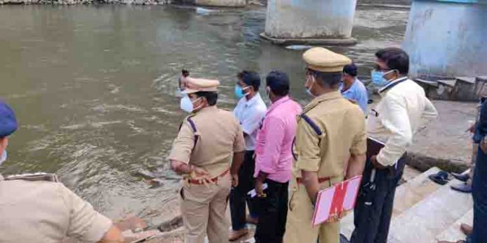 പമ്പാ സ്നാനം : എഡിഎമ്മിന്റെ നേതൃത്വത്തില് പരിശോധന നടത്തി പമ്പാ സ്നാനം : എഡിഎമ്മിന്റെ നേതൃത്വത്തില് പരിശോധന നടത്തി