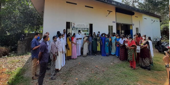 വൃക്ഷതൈകള് ഉത്പാദിപ്പിക്കുന്ന പദ്ധതി ഉദ്ഘാടനം ചെയ്തു വൃക്ഷതൈകള് ഉത്പാദിപ്പിക്കുന്ന പദ്ധതി ഉദ്ഘാടനം ചെയ്തു
