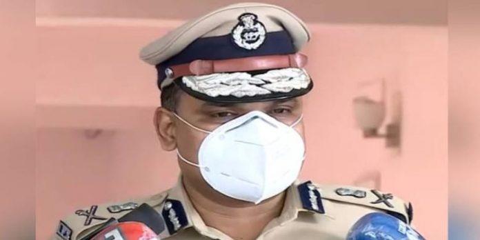 ഷാൻ വധക്കേസ് ; കസ്റ്റഡിയിലുള്ള അഞ്ചു പേരുടെ അറസ്റ്റ് ഉടനെന്ന് വിജയ് സാഖറെ ഷാൻ വധക്കേസ് ; കസ്റ്റഡിയിലുള്ള അഞ്ചു പേരുടെ അറസ്റ്റ് ഉടനെന്ന് വിജയ് സാഖറെ
