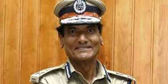കോടതിയുടെ വിമര്ശനങ്ങള് ഉയരുന്ന സാഹചര്യത്തില് ഉന്നത പോലീസ് ഉദ്യോഗസ്ഥരുടെ യോഗം വിളിച്ച് ഡിജിപി കോടതിയുടെ വിമര്ശനങ്ങള് ഉയരുന്ന സാഹചര്യത്തില് ഉന്നത പോലീസ് ഉദ്യോഗസ്ഥരുടെ യോഗം വിളിച്ച് ഡിജിപി