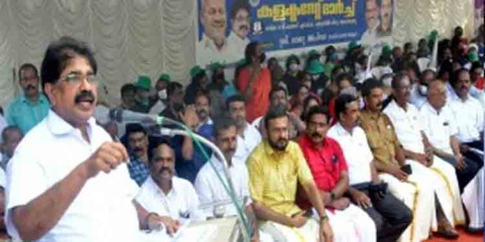 വ്യാപാരികളെ കുടിയിറക്കുന്ന സര്ക്കാര് നയം തിരുത്തിയില്ലെങ്കില് സമരം ശക്തമാക്കും : രാജുഅപ്സര വ്യാപാരികളെ കുടിയിറക്കുന്ന സര്ക്കാര് നയം തിരുത്തിയില്ലെങ്കില് സമരം ശക്തമാക്കും : രാജുഅപ്സര