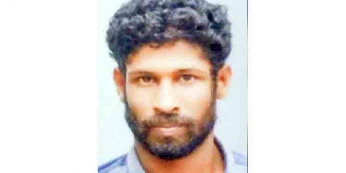 പോലീസുകാരെ ആക്രമിച്ച് സ്റ്റേഷനില് നിന്ന് ഇറങ്ങി ഓടിയ പ്രതിയെ പിടികൂടി പോലീസുകാരെ ആക്രമിച്ച് സ്റ്റേഷനില് നിന്ന് ഇറങ്ങി ഓടിയ പ്രതിയെ പിടികൂടി