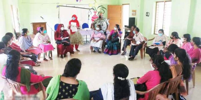 പത്തനംതിട്ട ജില്ലയില് ഹലോ ഇംഗ്ലീഷ് ജില്ലാതല അധ്യാപക പരിശീലനം പൂര്ത്തിയായി പത്തനംതിട്ട ജില്ലയില് ഹലോ ഇംഗ്ലീഷ് ജില്ലാതല അധ്യാപക പരിശീലനം പൂര്ത്തിയായി