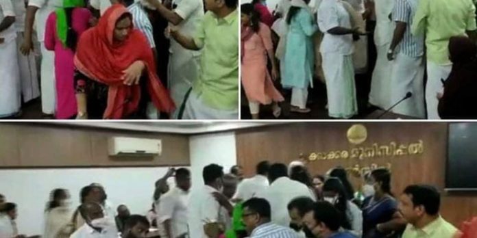 തൃക്കാക്കര നഗരസഭയിലെ കയ്യാങ്കളി ; രണ്ട് കൗണ്സിലര്മാര് അറസ്റ്റില് തൃക്കാക്കര നഗരസഭയിലെ കയ്യാങ്കളി ; രണ്ട് കൗണ്സിലര്മാര് അറസ്റ്റില്
