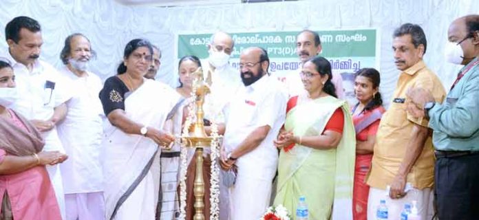 കോട്ടൂര് ക്ഷീരോത്പാദക സഹകരണ സംഘം കെട്ടിടം മന്ത്രി ജെ.ചിഞ്ചു റാണി ഉദ്ഘാടനം ചെയ്തു കോട്ടൂര് ക്ഷീരോത്പാദക സഹകരണ സംഘം കെട്ടിടം മന്ത്രി ജെ.ചിഞ്ചു റാണി ഉദ്ഘാടനം ചെയ്തു