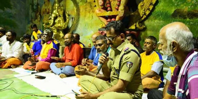 ശബരിമലയിൽ കൂടുതൽ ഇളവുകൾ ; അഞ്ച് വയസിന് താഴെയുള്ള കുട്ടികൾക്ക് വെർച്വൽ ക്യൂ ബുക്കിംഗ് വേണ്ട ശബരിമലയിൽ കൂടുതൽ ഇളവുകൾ ; അഞ്ച് വയസിന് താഴെയുള്ള കുട്ടികൾക്ക് വെർച്വൽ ക്യൂ ബുക്കിംഗ് വേണ്ട