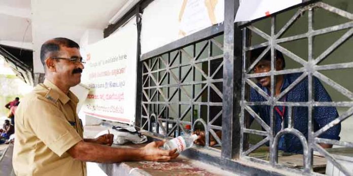 ശബരിമല പോസ്റ്റ് ഓഫീസിൽനിന്ന് വാങ്ങാം ഗംഗാജലം ശബരിമല പോസ്റ്റ് ഓഫീസിൽനിന്ന് വാങ്ങാം ഗംഗാജലം