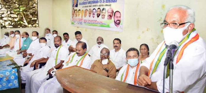 ഡോ.അംബേദ്കര് രാജ്യത്തിന് വെളിച്ചം പകര്ന്ന മഹാന് ; പ്രൊഫ.പി.ജെ കുര്യന് ഡോ.അംബേദ്കര് രാജ്യത്തിന് വെളിച്ചം പകര്ന്ന മഹാന് ; പ്രൊഫ.പി.ജെ കുര്യന്