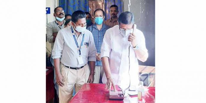 ടെലിഫോണ് പ്രവര്ത്തനം ഉദ്ഘാടനം ചെയ്തു ടെലിഫോണ് പ്രവര്ത്തനം ഉദ്ഘാടനം ചെയ്തു