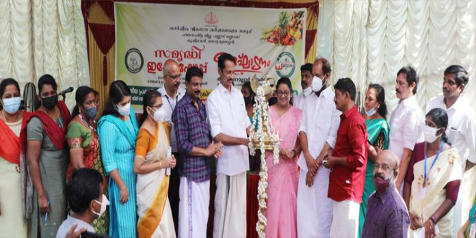 സുഭിക്ഷം-സുരക്ഷിതം സമൃദ്ധി ഓര്ഗാനിക്ക് ഇക്കോ ഷോപ്പ് : ജില്ലാ പഞ്ചായത്ത് പ്രസിഡന്റ് ഉദ്ഘാടനം ചെയ്തു സുഭിക്ഷം-സുരക്ഷിതം സമൃദ്ധി ഓര്ഗാനിക്ക് ഇക്കോ ഷോപ്പ് : ജില്ലാ പഞ്ചായത്ത് പ്രസിഡന്റ് ഉദ്ഘാടനം ചെയ്തു