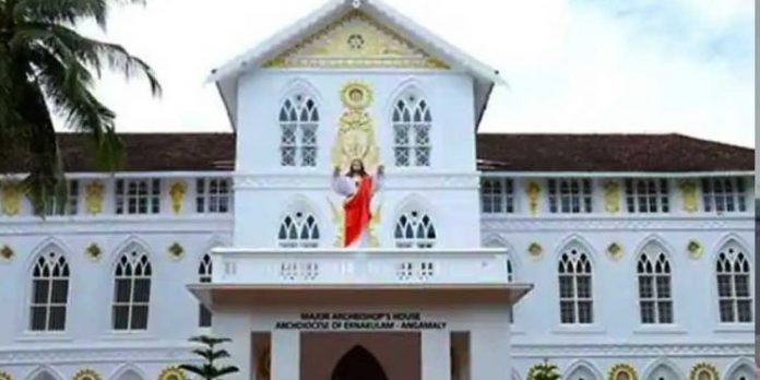 കോണ്ഗ്രസിനും ലീഗിനും രൂക്ഷവിമര്ശനവുമായി എറണാകുളം അങ്കമാലി അതിരൂപത മുഖപത്രം കോണ്ഗ്രസിനും ലീഗിനും രൂക്ഷവിമര്ശനവുമായി എറണാകുളം അങ്കമാലി അതിരൂപത മുഖപത്രം