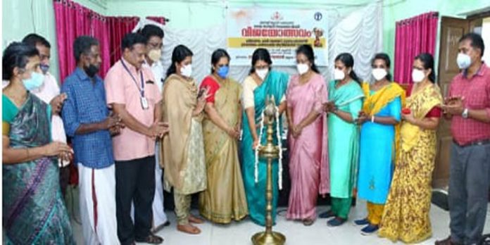 പത്താംതരം – പ്ലസ് ടു തുല്യതാ പഠന പദ്ധതി ; ഉന്നത വിജയം നേടിയവരെ ആദരിച്ചു പത്താംതരം – പ്ലസ് ടു തുല്യതാ പഠന പദ്ധതി ; ഉന്നത വിജയം നേടിയവരെ ആദരിച്ചു
