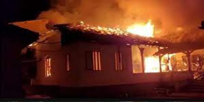 താലൂക്ക് ഓഫീസിലെ തീപിടുത്തം : അന്വേഷണത്തിന് 11 അംഗ ദൗത്യസംഘം താലൂക്ക് ഓഫീസിലെ തീപിടുത്തം : അന്വേഷണത്തിന് 11 അംഗ ദൗത്യസംഘം