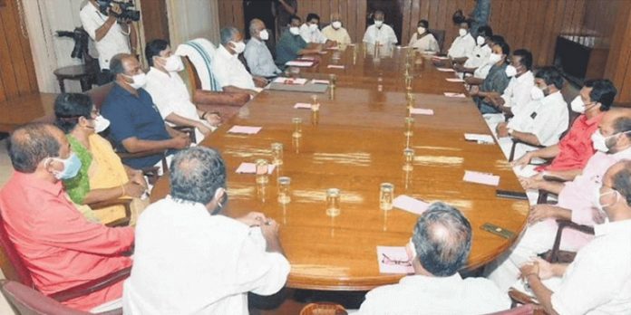മൂന്ന് എഡിജിപിമാര് ഡിജിപിമാരാകും ; സ്ഥാനക്കയറ്റത്തിന് മന്ത്രിസഭയുടെ അംഗീകാരം മൂന്ന് എഡിജിപിമാര് ഡിജിപിമാരാകും ; സ്ഥാനക്കയറ്റത്തിന് മന്ത്രിസഭയുടെ അംഗീകാരം