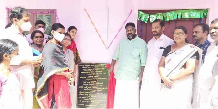 അങ്ങാടിക്കല് വടക്ക് ഗവ.എല്.പി സ്കൂളിന്റെ പുതിയ കെട്ടിടം ഡെപ്യൂട്ടി സ്പീക്കര് ഉദ്ഘാടനം ചെയ്തു അങ്ങാടിക്കല് വടക്ക് ഗവ.എല്.പി സ്കൂളിന്റെ പുതിയ കെട്ടിടം ഡെപ്യൂട്ടി സ്പീക്കര് ഉദ്ഘാടനം ചെയ്തു