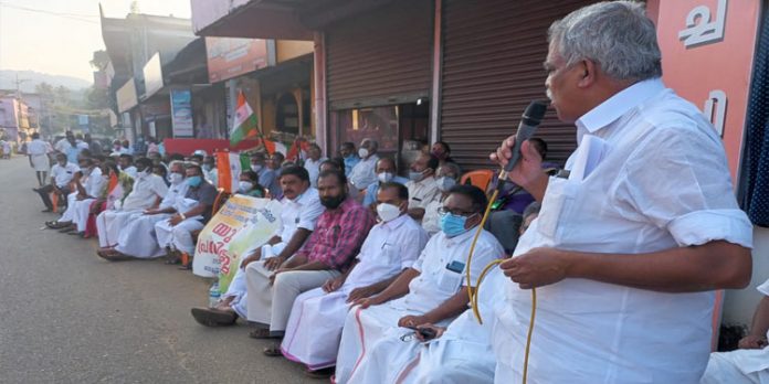 പ്രതിഷേധ മാർച്ച് നടത്തി പ്രതിഷേധ മാർച്ച് നടത്തി