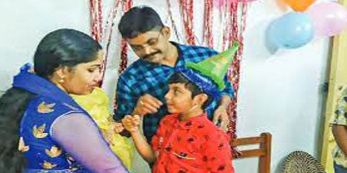 മടങ്ങിയത് അച്ഛന്റെ അരികിൽ നിന്ന് ; ഒടുവിൽ മകൻ മരിച്ചത് വെന്റിലേറ്ററിലുള്ള അച്ഛൻ അറിഞ്ഞതുമില്ല മടങ്ങിയത് അച്ഛന്റെ അരികിൽ നിന്ന് ; ഒടുവിൽ മകൻ മരിച്ചത് വെന്റിലേറ്ററിലുള്ള അച്ഛൻ അറിഞ്ഞതുമില്ല