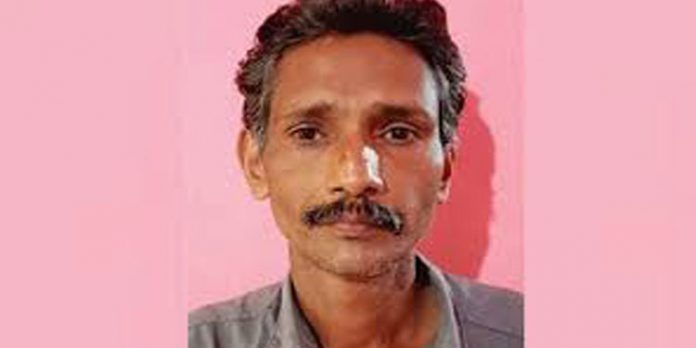 ഭാര്യയുടെ സ്വർണ്ണവുമായി മുങ്ങി ; എട്ട് വർഷത്തിന് ശേഷം മറ്റൊരു ഭാര്യക്കൊപ്പം ജീവിക്കുന്നതിനിടെ പിടിയിൽ ഭാര്യയുടെ സ്വർണ്ണവുമായി മുങ്ങി ; എട്ട് വർഷത്തിന് ശേഷം മറ്റൊരു ഭാര്യക്കൊപ്പം ജീവിക്കുന്നതിനിടെ പിടിയിൽ