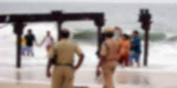 കൊച്ചിയില് നിരീക്ഷണം ശക്തം ; ലഹരി സംഘങ്ങള് ആലപ്പുഴ താവളമാക്കാന് സാധ്യത – പരിശോധന കൊച്ചിയില് നിരീക്ഷണം ശക്തം ; ലഹരി സംഘങ്ങള് ആലപ്പുഴ താവളമാക്കാന് സാധ്യത – പരിശോധന