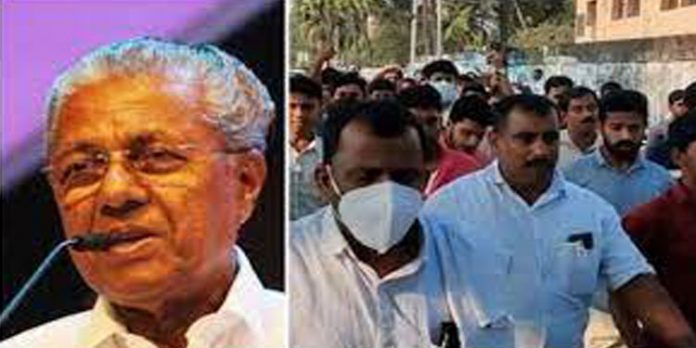 ചെത്തുകാരന് കോരന് സ്ത്രീധനം കിട്ടിയതല്ല കേരളം ; പിണറായിക്കെതിരെ അധിക്ഷേപ മുദ്രാവാക്യവുമായി ലീഗ് ചെത്തുകാരന് കോരന് സ്ത്രീധനം കിട്ടിയതല്ല കേരളം ; പിണറായിക്കെതിരെ അധിക്ഷേപ മുദ്രാവാക്യവുമായി ലീഗ്