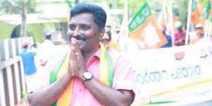 മകൾക്കെതിരായ അധിക്ഷേപം ; മുഖ്യമന്ത്രി മൗനം വെടിയണമെന്ന് സന്ദീപ് വാചസ്പതി മകൾക്കെതിരായ അധിക്ഷേപം ; മുഖ്യമന്ത്രി മൗനം വെടിയണമെന്ന് സന്ദീപ് വാചസ്പതി