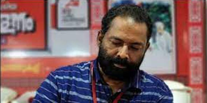 വിദ്യാർത്ഥിനികളുടെ പരാതി ; മലപ്പുറത്ത് സിപിഎം നേതാവായ അധ്യാപകനെതിരെ പോക്സോ കേസ് വിദ്യാർത്ഥിനികളുടെ പരാതി ; മലപ്പുറത്ത് സിപിഎം നേതാവായ അധ്യാപകനെതിരെ പോക്സോ കേസ്