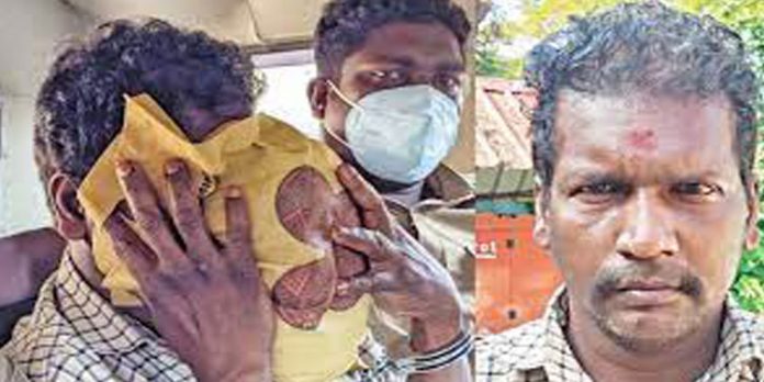 വീട്ടമ്മയെ വെട്ടിക്കൊലപ്പെടുത്തിയ പ്രതിക്ക് ജീവപര്യന്തം ; കൂറുമാറിയ സാക്ഷികള് ക്കെതിരേ കോടതി കേസെടുത്തു വീട്ടമ്മയെ വെട്ടിക്കൊലപ്പെടുത്തിയ പ്രതിക്ക് ജീവപര്യന്തം ; കൂറുമാറിയ സാക്ഷികള് ക്കെതിരേ കോടതി കേസെടുത്തു