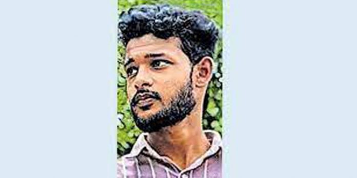 കോട്ടയത്ത് ഫുട്ബോൾ പരിശീലനത്തിനിടെ വിദ്യാർഥി കുഴഞ്ഞു വീണു മരിച്ചു കോട്ടയത്ത് ഫുട്ബോൾ പരിശീലനത്തിനിടെ വിദ്യാർഥി കുഴഞ്ഞു വീണു മരിച്ചു