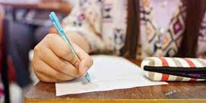 സിബിഎസ്ഇ പരീക്ഷ ; ആശങ്ക പരിഹരിക്കുമെന്ന് കേന്ദ്രമന്ത്രി സിബിഎസ്ഇ പരീക്ഷ ; ആശങ്ക പരിഹരിക്കുമെന്ന് കേന്ദ്രമന്ത്രി