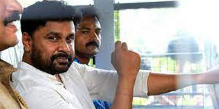 നടിയെ ആക്രമിച്ച കേസ് ഇന്ന് സുപ്രിംകോടതിയിൽ ; ദിലീപിന്റെ ഹർജി പരിഗണിക്കും നടിയെ ആക്രമിച്ച കേസ് ഇന്ന് സുപ്രിംകോടതിയിൽ ; ദിലീപിന്റെ ഹർജി പരിഗണിക്കും