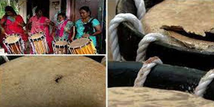 ആദിവാസി ഫണ്ടില് ക്രമക്കേട് ; ആറുലക്ഷം മുടക്കി വാങ്ങിയ വാദ്യോപകരണങ്ങള് ഒരു മാസത്തിൽ നശിച്ചു ആദിവാസി ഫണ്ടില് ക്രമക്കേട് ; ആറുലക്ഷം മുടക്കി വാങ്ങിയ വാദ്യോപകരണങ്ങള് ഒരു മാസത്തിൽ നശിച്ചു