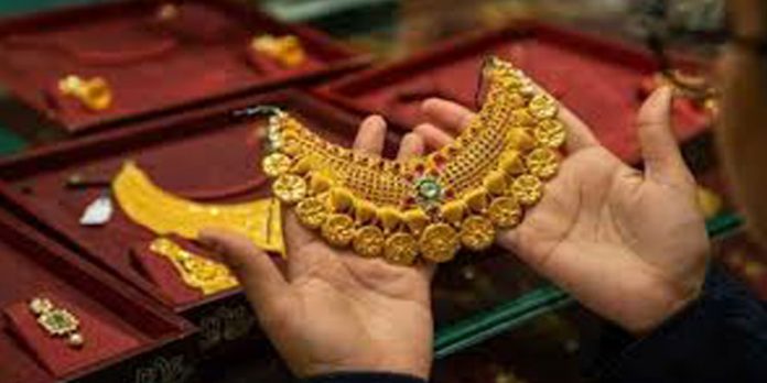 വർഷാവസാനം തിളക്കം മങ്ങി സ്വർണം വർഷാവസാനം തിളക്കം മങ്ങി സ്വർണം