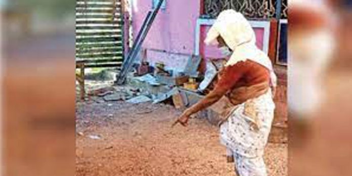 വര്ഷങ്ങള് നീണ്ട വഴക്ക് ; വാര്ധക്യത്തില് കൊലപാതകം ; 82 കാരനെ കൊന്ന കേസില് ഭാര്യ അറസ്റ്റില് വര്ഷങ്ങള് നീണ്ട വഴക്ക് ; വാര്ധക്യത്തില് കൊലപാതകം ; 82 കാരനെ കൊന്ന കേസില് ഭാര്യ അറസ്റ്റില്