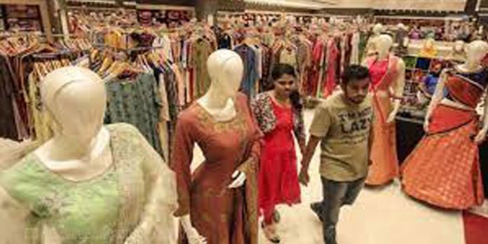 ജിഎസ്ടി കൗണ്സിലിന്റെ പ്രത്യേകയോഗം ; തുണിത്തരങ്ങളുടെ നിരക്ക് വര്ധന പിന്വലിക്കുമോ? ജിഎസ്ടി കൗണ്സിലിന്റെ പ്രത്യേകയോഗം ; തുണിത്തരങ്ങളുടെ നിരക്ക് വര്ധന പിന്വലിക്കുമോ?