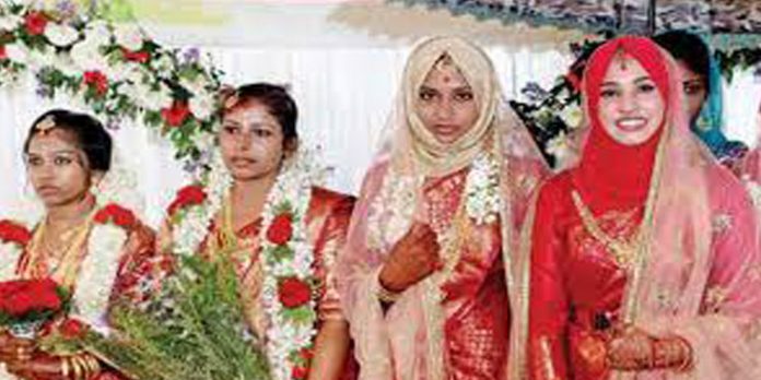 മകളുടെ വിവാഹവേദിയിൽ അഞ്ച് യുവതികൾക്ക് മംഗല്യഭാഗ്യമൊരുക്കി പ്രവാസി മകളുടെ വിവാഹവേദിയിൽ അഞ്ച് യുവതികൾക്ക് മംഗല്യഭാഗ്യമൊരുക്കി പ്രവാസി