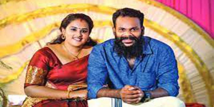 വിവാദങ്ങളൊഴിഞ്ഞു ; അജിത്തും അനുപമയും ഒടുവില് ഒന്നിച്ചു വിവാദങ്ങളൊഴിഞ്ഞു ; അജിത്തും അനുപമയും ഒടുവില് ഒന്നിച്ചു