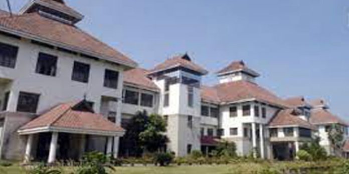 സംസ്കൃത സർവകലാശാലാ വി.സി ; അപേക്ഷിച്ചത് ഏഴുപേർ സംസ്കൃത സർവകലാശാലാ വി.സി ; അപേക്ഷിച്ചത് ഏഴുപേർ