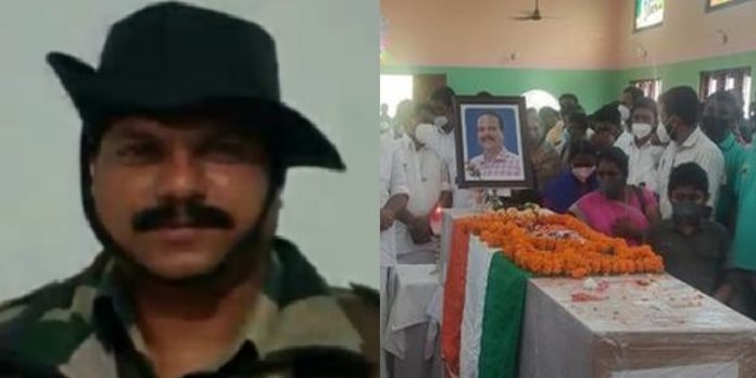 കശ്മീരില് മരിച്ച മലയാളി സൈനികന് അനീഷിന്റെ മൃതദേഹം സംസ്കരിച്ചു കശ്മീരില് മരിച്ച മലയാളി സൈനികന് അനീഷിന്റെ മൃതദേഹം സംസ്കരിച്ചു