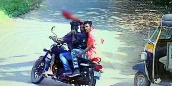 സുധീഷ് വധക്കേസ് : മുഖ്യപ്രതി ഒട്ടകം രാജേഷ് പിടിയിൽ സുധീഷ് വധക്കേസ് : മുഖ്യപ്രതി ഒട്ടകം രാജേഷ് പിടിയിൽ