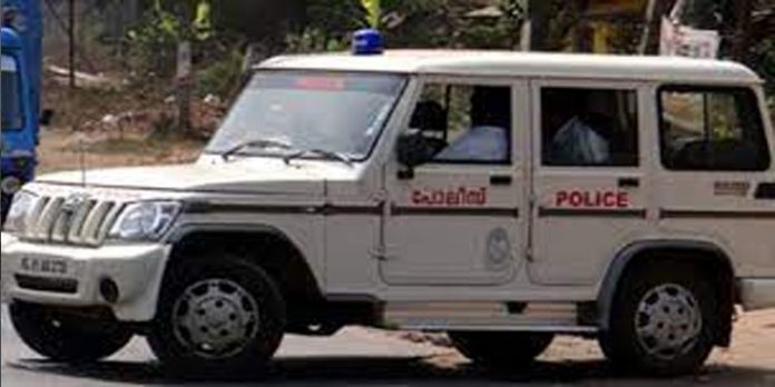 ഗുണ്ടകളെ അമര്ച്ച ചെയ്യാന് എല്ലാ ജില്ലകളിലും ഗുണ്ടാ വിരുദ്ധ സ്ക്വാഡുകള് ഗുണ്ടകളെ അമര്ച്ച ചെയ്യാന് എല്ലാ ജില്ലകളിലും ഗുണ്ടാ വിരുദ്ധ സ്ക്വാഡുകള്