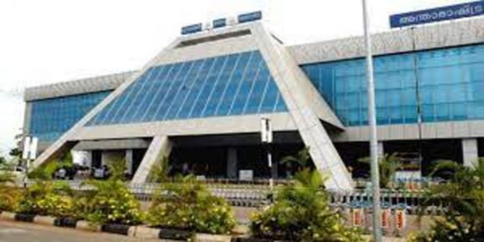 കരിപ്പൂർ വിമാനത്താവളത്തിൽ വൻ എംഡിഎംഎ വേട്ട കരിപ്പൂർ വിമാനത്താവളത്തിൽ വൻ എംഡിഎംഎ വേട്ട