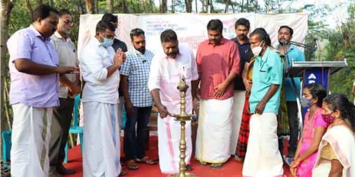 വീടില്ലാത്തവര്ക്ക് വീടൊരുക്കാന് കരുതല് ഭവന പദ്ധതിയുമായി കോന്നി എം.എല്.എ വീടില്ലാത്തവര്ക്ക് വീടൊരുക്കാന് കരുതല് ഭവന പദ്ധതിയുമായി കോന്നി എം.എല്.എ
