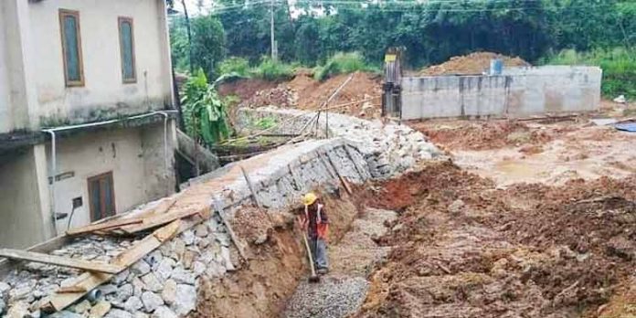 പുനലൂര് മൂവാറ്റുപുഴ സംസ്ഥാന പാത നിര്മ്മാണം ഇഴഞ്ഞ് നീങ്ങുന്നു പുനലൂര് മൂവാറ്റുപുഴ സംസ്ഥാന പാത നിര്മ്മാണം ഇഴഞ്ഞ് നീങ്ങുന്നു