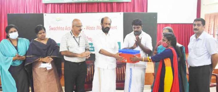 അംഗന്വാടികള്ക്ക് പദ്ധതികളുമായി ജില്ലാ കൃഷി വിജ്ഞാന കേന്ദ്രം അംഗന്വാടികള്ക്ക് പദ്ധതികളുമായി ജില്ലാ കൃഷി വിജ്ഞാന കേന്ദ്രം