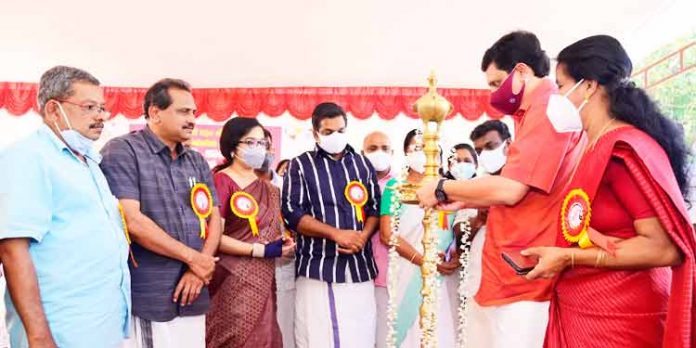 മുറിഞ്ഞകല് അതിരുങ്കല് – പുന്നമൂട് കൂടല് – രാജഗിരി റോഡ് ആധുനികവത്ക്കരിക്കുന്നതിന്റെ നിര്മ്മാണോദ്ഘാടനം മന്ത്രി നിര്വഹിച്ചു മുറിഞ്ഞകല് അതിരുങ്കല് – പുന്നമൂട് കൂടല് – രാജഗിരി റോഡ് ആധുനികവത്ക്കരിക്കുന്നതിന്റെ നിര്മ്മാണോദ്ഘാടനം മന്ത്രി നിര്വഹിച്ചു