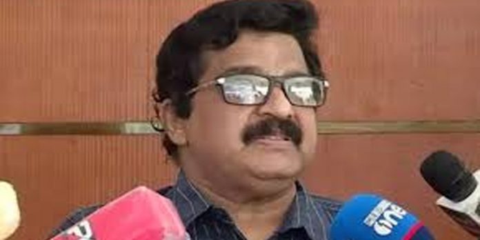 പിണറായി വിജയന് കമ്മ്യൂണിസ്റ്റാണോ ? – തിരിച്ചടിച്ച് എം.കെ. മുനീര് പിണറായി വിജയന് കമ്മ്യൂണിസ്റ്റാണോ ? – തിരിച്ചടിച്ച് എം.കെ. മുനീര്