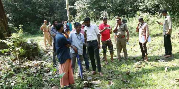 കാനനപാത തുറക്കല് : എഡിഎമ്മിന്റെ നേതൃത്വത്തില് പരിശോധന നടത്തി കാനനപാത തുറക്കല് : എഡിഎമ്മിന്റെ നേതൃത്വത്തില് പരിശോധന നടത്തി