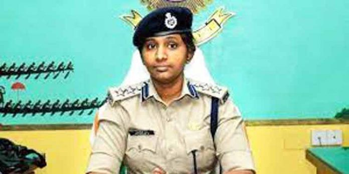 സാമൂഹിക വിരുദ്ധര്ക്കും ഗൂണ്ടകള്ക്കുമെതിരെ ജില്ലയില് പോലീസ് നടപടി ശക്തം സാമൂഹിക വിരുദ്ധര്ക്കും ഗൂണ്ടകള്ക്കുമെതിരെ ജില്ലയില് പോലീസ് നടപടി ശക്തം
