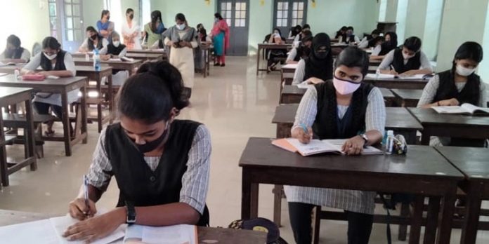 എസ്എസ്എൽസി, പ്ലസ് ടു പരീക്ഷാ തീയതികൾ ഇന്ന് പ്രഖ്യാപിക്കും എസ്എസ്എൽസി, പ്ലസ് ടു പരീക്ഷാ തീയതികൾ ഇന്ന് പ്രഖ്യാപിക്കും